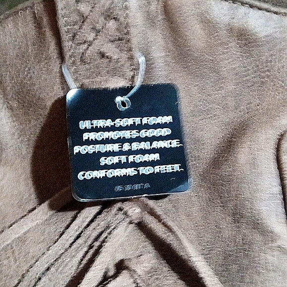 Ladies Az Jean Co Memory Foam Boots size 9 Never worn. - Picture 5 of 6